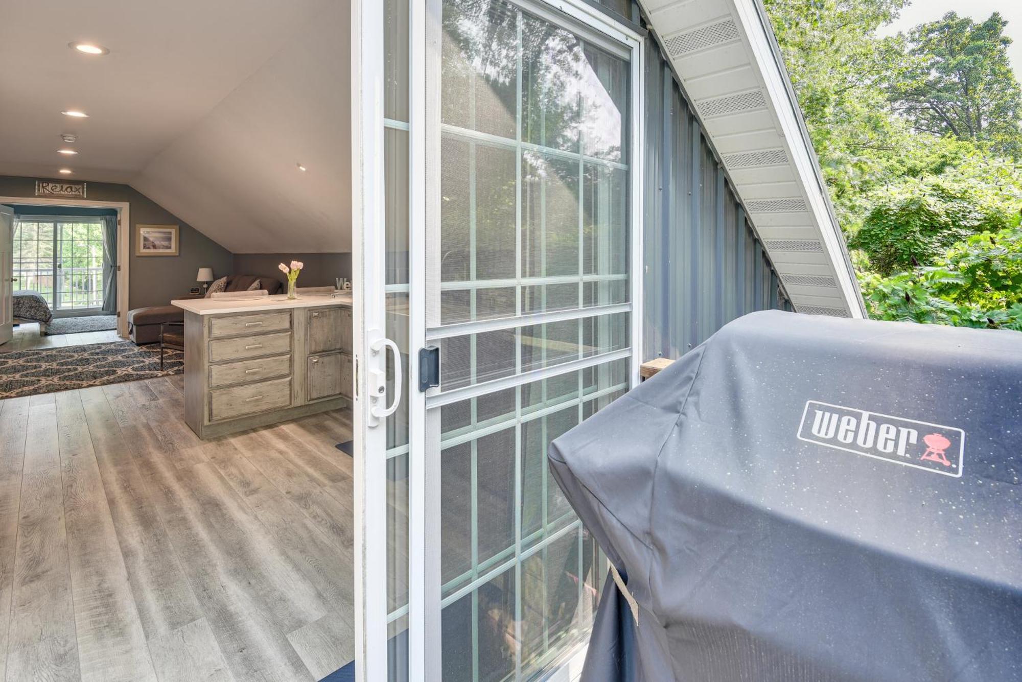 Benton Harbor Apt With Balcony And Shared Fire Pit ภายนอก รูปภาพ