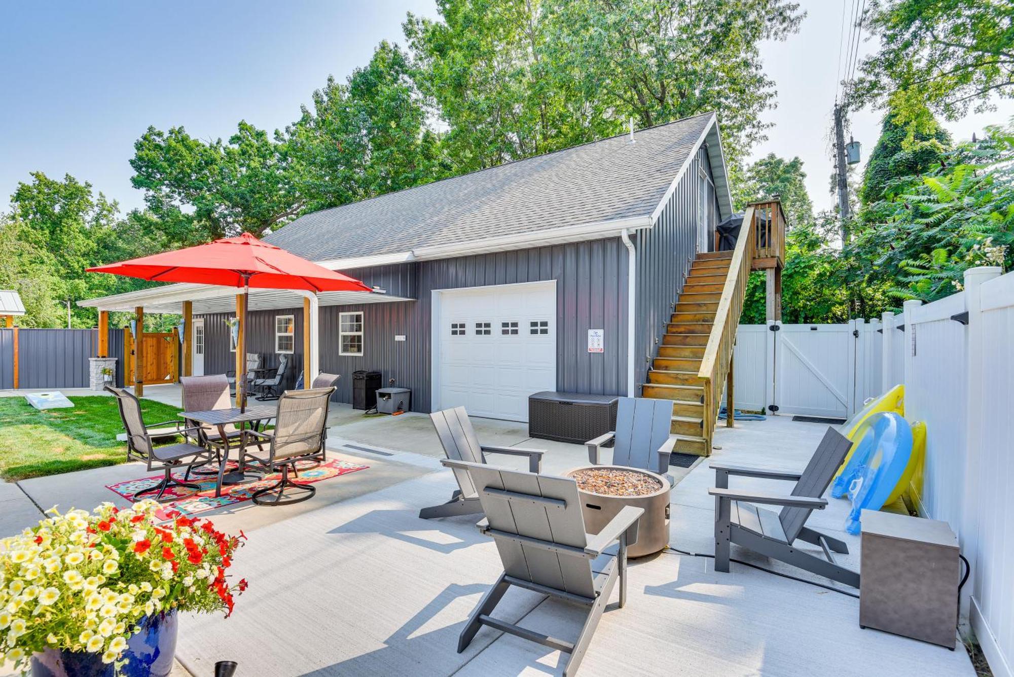 Benton Harbor Apt With Balcony And Shared Fire Pit ภายนอก รูปภาพ